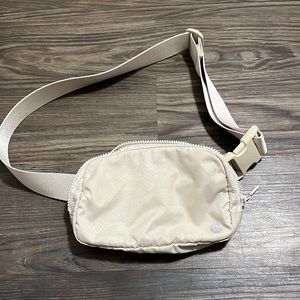 Lululemon fanny pack